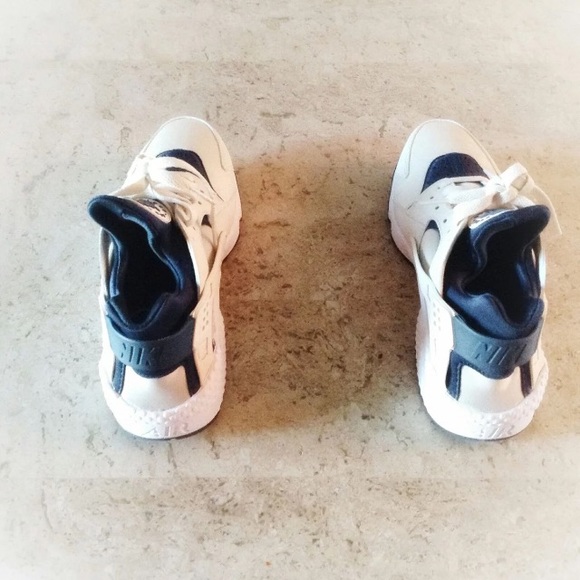 ❌SOLD❌Nike air huaraches - Picture 3 of 4